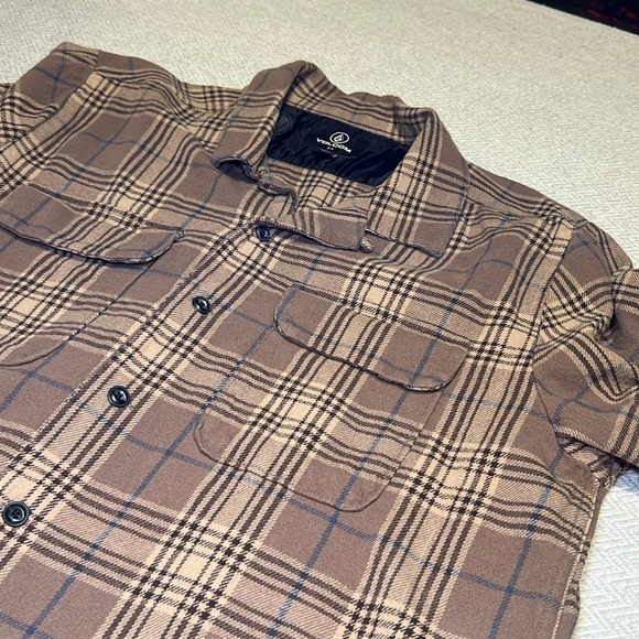 Volcom Tan Plaid  Heavy Flannel Shirt m.  Size Small - Picture 9 of 9